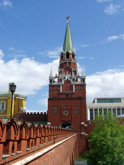 Троицкая башня)
